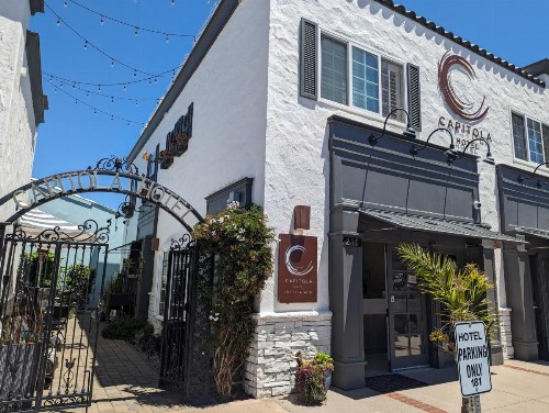 Capitola Hotel - image 19