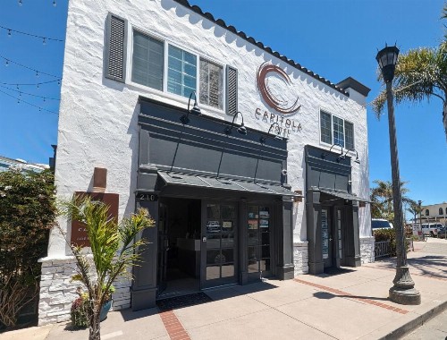 Capitola Hotel - image 20