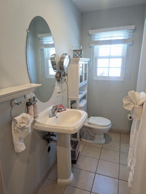 Capitola Hotel - image 36