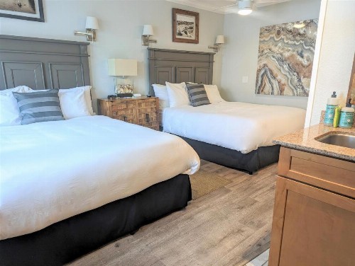 Capitola Hotel - image 37