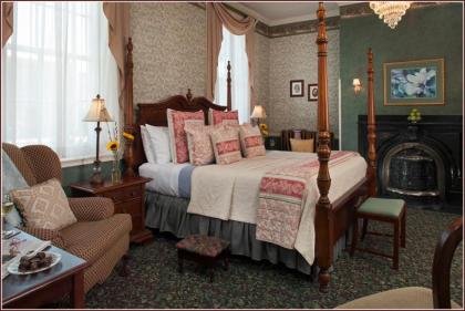 Carlisle House Bed and Breakfast - image 4