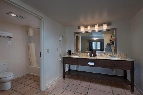 Best Western Stevens Inn - image 2