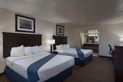 Best Western Stevens Inn - image 38