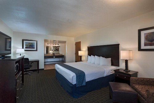 Best Western Stevens Inn - image 6