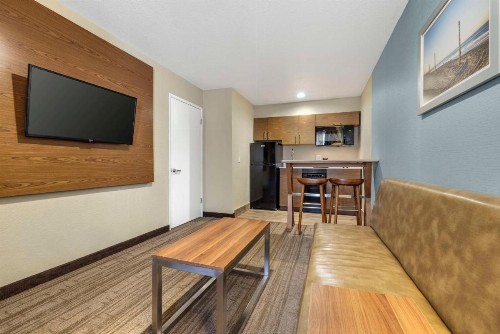 Best Western Carlsbad by the Sea - image 11