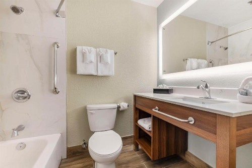 Best Western Carlsbad by the Sea - image 18