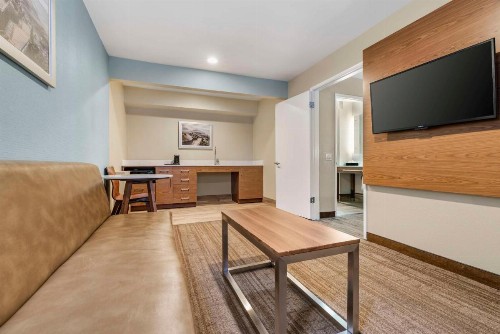 Best Western Carlsbad by the Sea - image 19