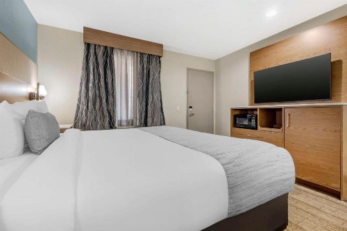 Best Western Carlsbad by the Sea - image 30