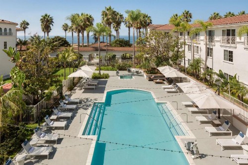 Hilton Garden Inn Carlsbad Beach - image 1