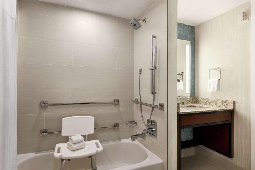 Hilton Garden Inn Carlsbad Beach - image 23