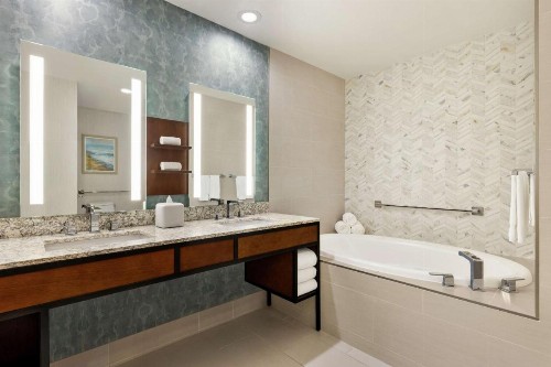 Hilton Garden Inn Carlsbad Beach - image 33