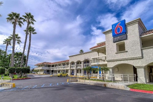 Motel 6-Carlsbad CA Beach - image 4