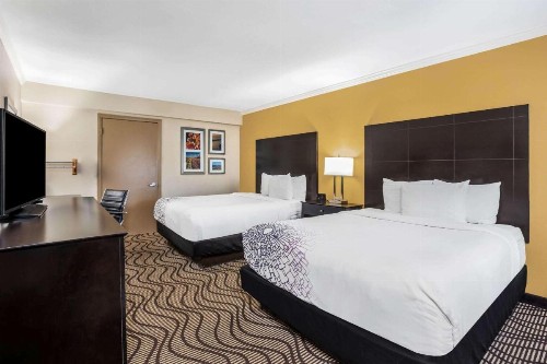 La Quinta by Wyndham Carlsbad - Legoland Area - image 11