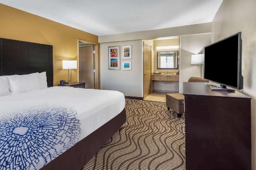 La Quinta by Wyndham Carlsbad - Legoland Area - image 20