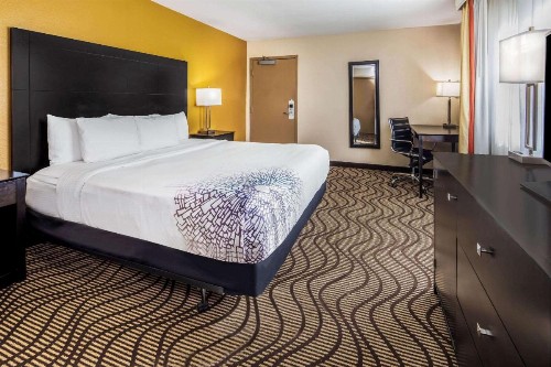 La Quinta by Wyndham Carlsbad - Legoland Area - image 21