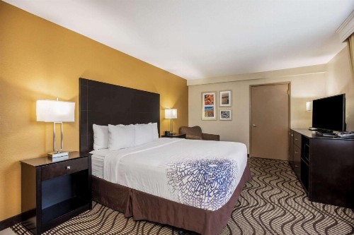 La Quinta by Wyndham Carlsbad - Legoland Area - image 32