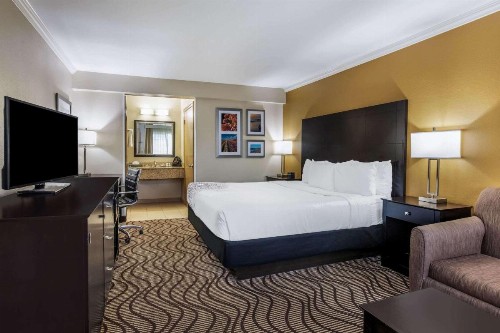 La Quinta by Wyndham Carlsbad - Legoland Area - image 40
