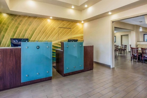 La Quinta by Wyndham Carlsbad - Legoland Area - image 6