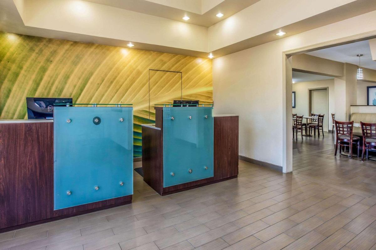 La Quinta by Wyndham Carlsbad - Legoland Area - image 6