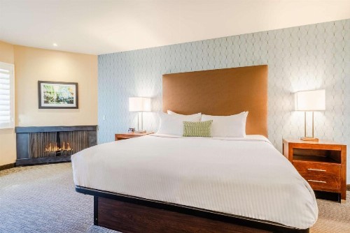 Best Western Plus Beach View Lodge - image 14