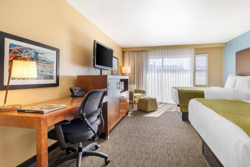 Best Western Plus Beach View Lodge - image 22
