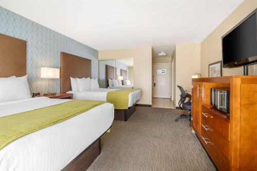 Best Western Plus Beach View Lodge - image 25