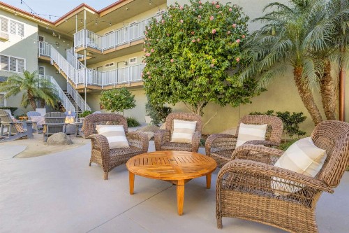 Best Western Plus Beach View Lodge - image 39