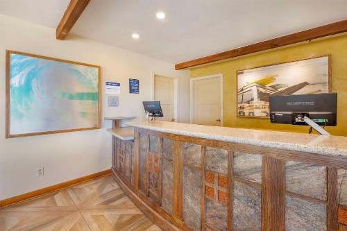 Best Western Plus Beach View Lodge - image 4