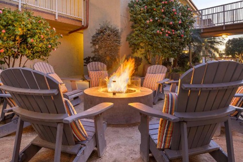 Best Western Plus Beach View Lodge - image 43