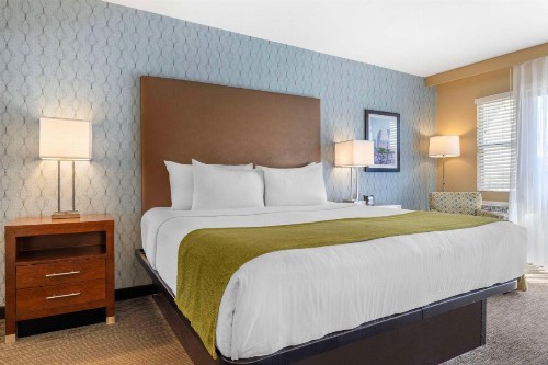 Best Western Plus Beach View Lodge - image 5