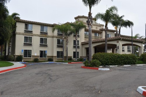 Carlsbad Suites - image 10