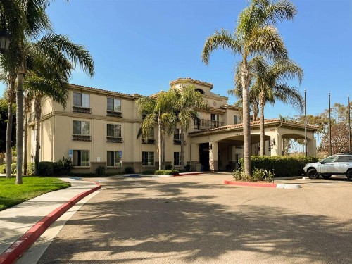 Carlsbad Suites - image 23