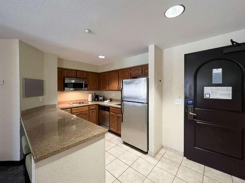 Carlsbad Suites - image 5