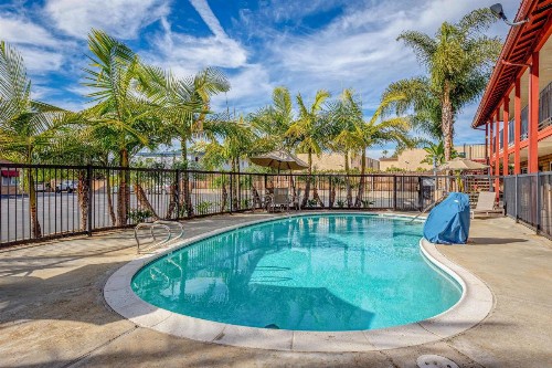 Motel 6 Carlsbad Ca- North - image 2