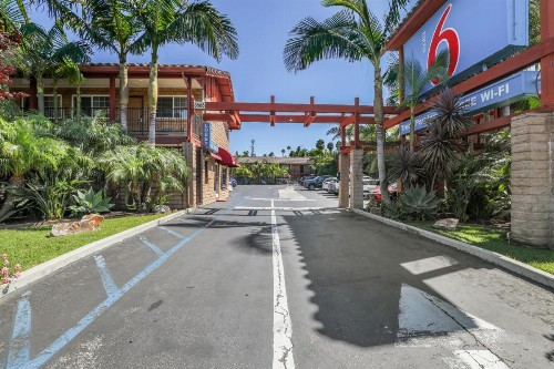 Motel 6 Carlsbad Ca- North - image 24