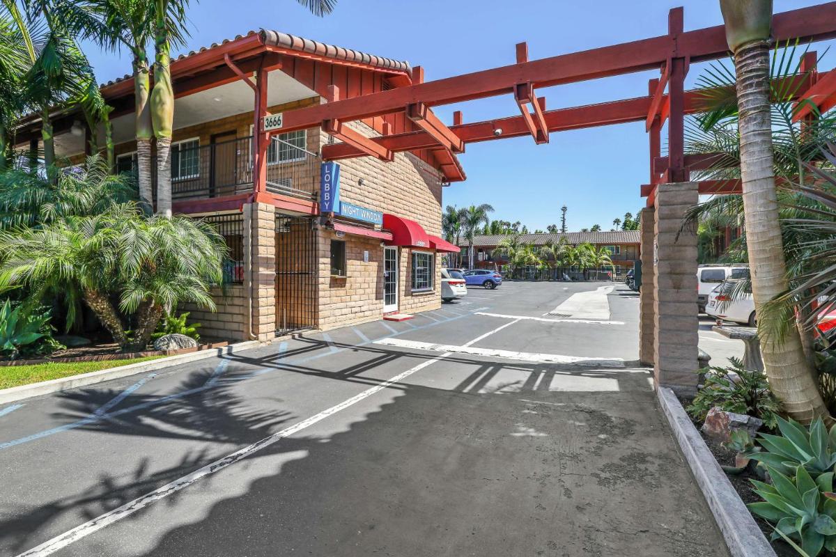 Motel 6 Carlsbad Ca- North - image 3
