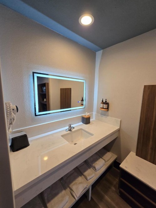 Hyland Inn near Legoland - image 24