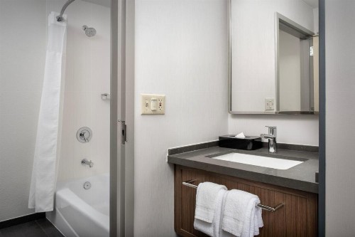 Courtyard by Marriott San Diego Carlsbad - image 37