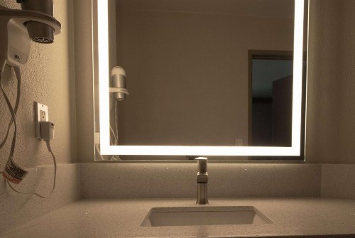 Days Inn by Wyndham Carlsbad - image 10