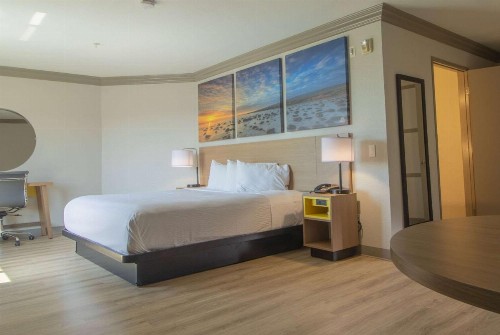 Days Inn by Wyndham Carlsbad - image 11