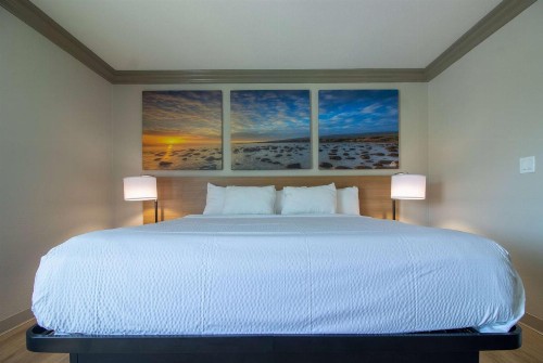 Days Inn by Wyndham Carlsbad - image 17