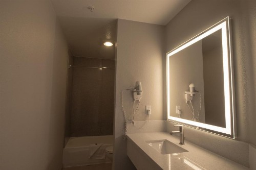 Days Inn by Wyndham Carlsbad - image 37