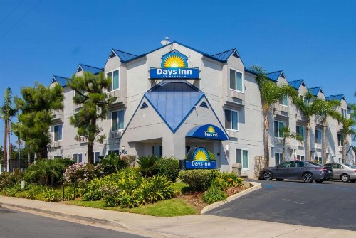 Days Inn by Wyndham Carlsbad - image 4