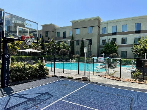 Holiday Inn Carlsbad/San Diego an IHG Hotel - image 2