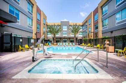 Home2 Suites By Hilton Carlsbad Ca - image 12