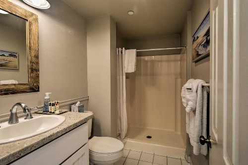 Cozy Beachfront Studio - Walk to Carlsbad Village! - image 9