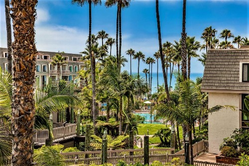 G218 - Palms Away - image 49