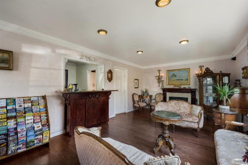 Carmel Inn & Suites - image 17