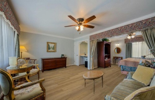 Carmel Inn & Suites - image 18