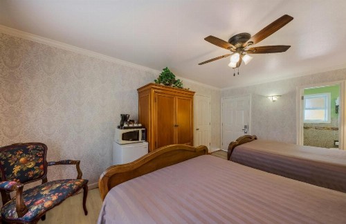 Carmel Inn & Suites - image 23